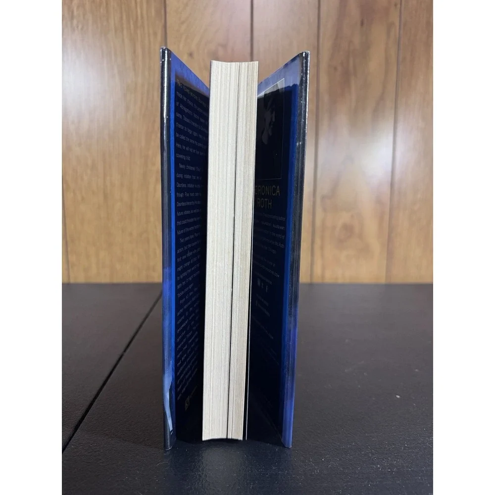 Four: A Divergent Collection -‎ 9780062345219, hardcover, Veronica Roth